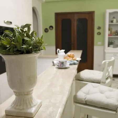 Oda ve Kahvaltı Floreo